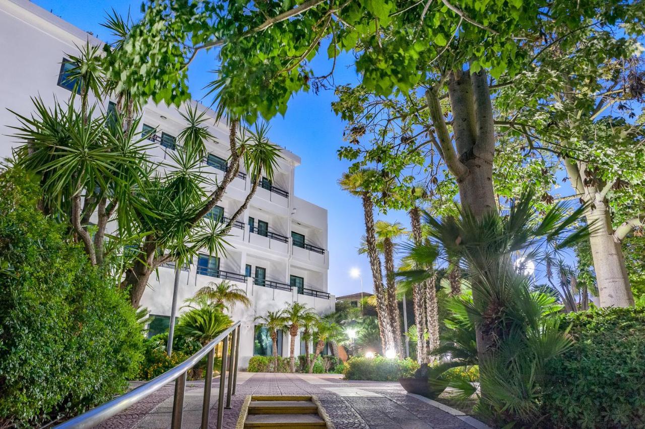 Hotel Acacia Marina Marina di Ragusa Exterior foto